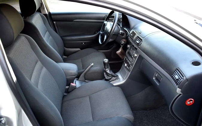 Toyota Avensis cena 18900 przebieg: 220000, rok produkcji 2006 z Elbląg małe 704